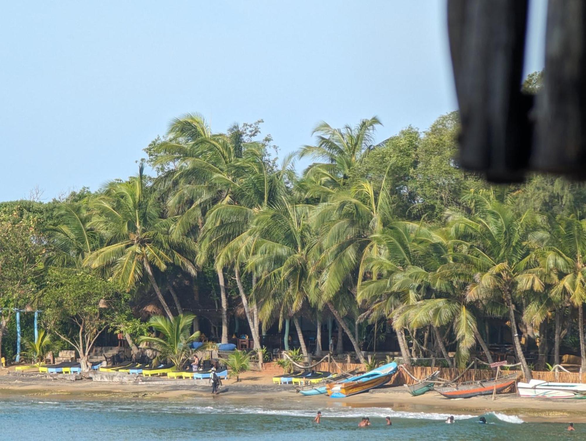 Beach View Hotel Arugam Bay Buitenkant foto