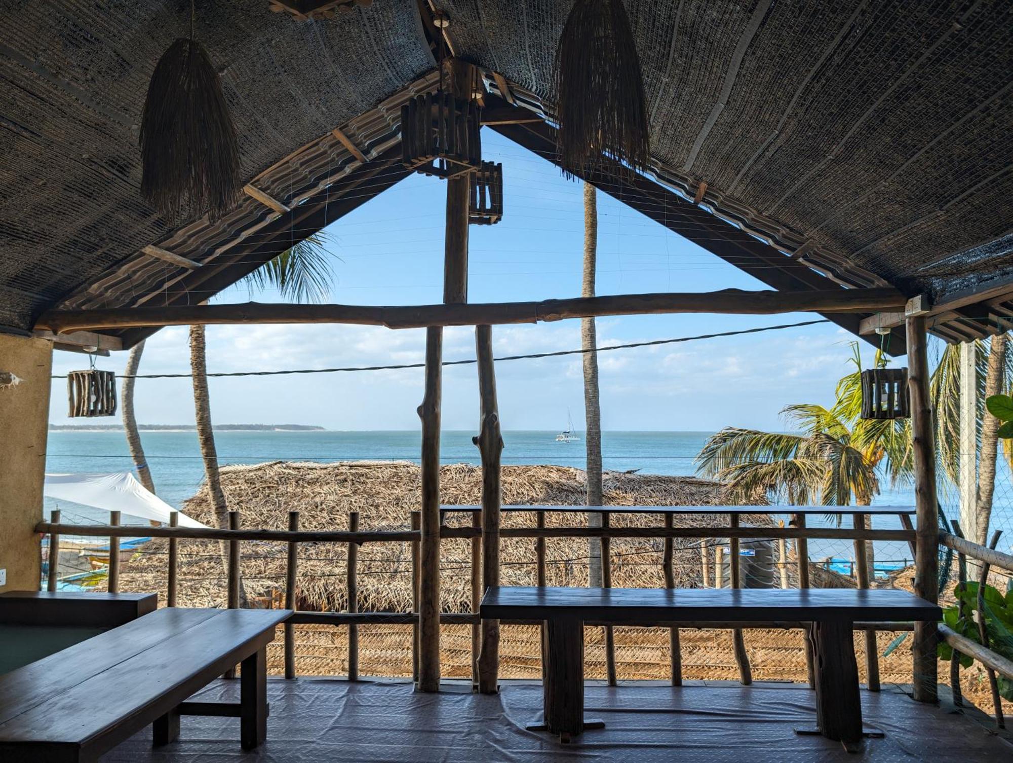 Beach View Hotel Arugam Bay Buitenkant foto